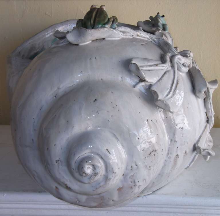 Ceramic Planter with frogs 1