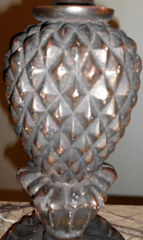 Italian wood pineapple table lamp In Excellent Condition In Delray Beach, FL