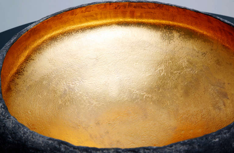 Ceramic Large Round Vessel with 22 K Gold by Cristina Salusti