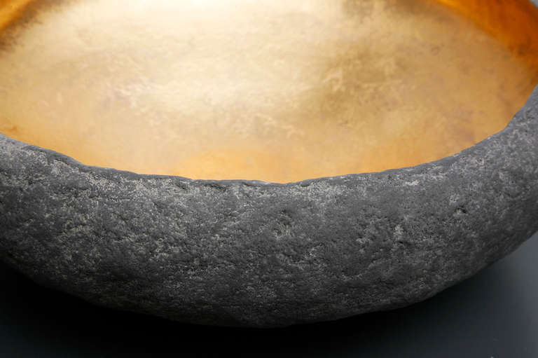 Contemporary Large Round Vessel with 22 K Gold by Cristina Salusti