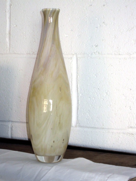 Hand blown glass vases In Excellent Condition In New York, NY