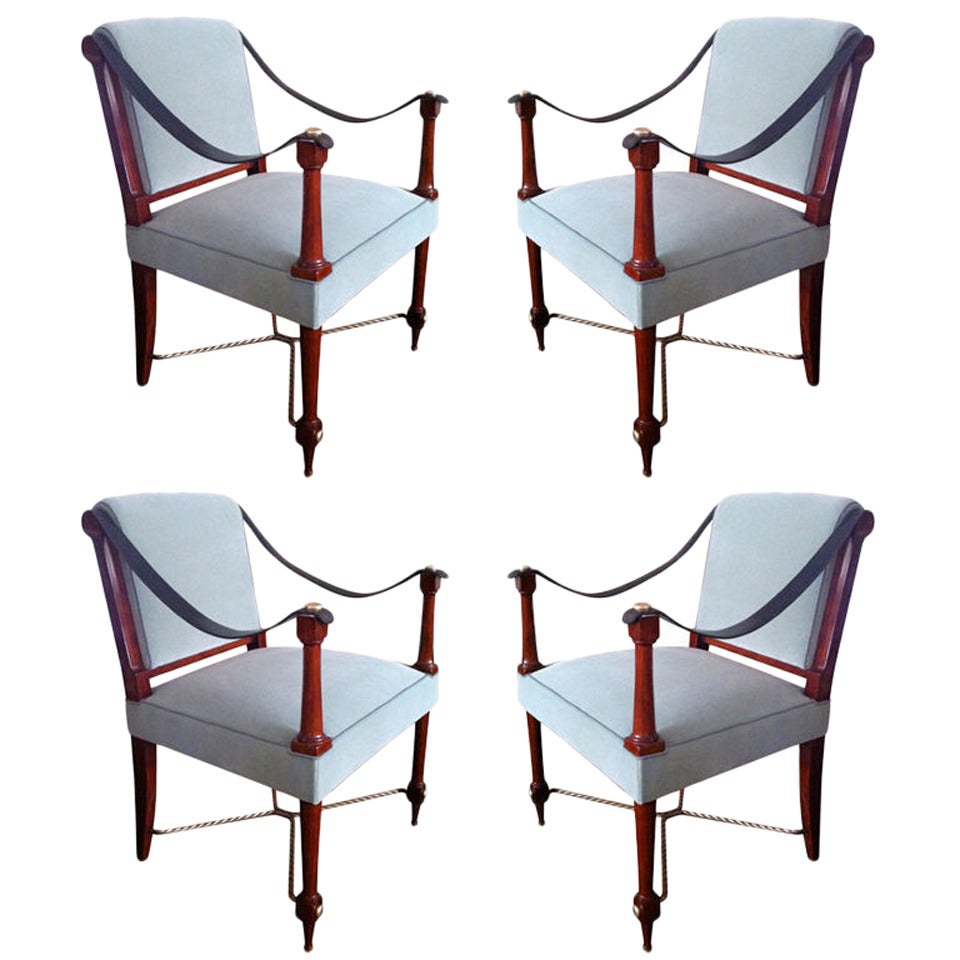 Maison Ramsay, signiertes Paar neoklassizistischer Stühle aus den 1940er Jahren