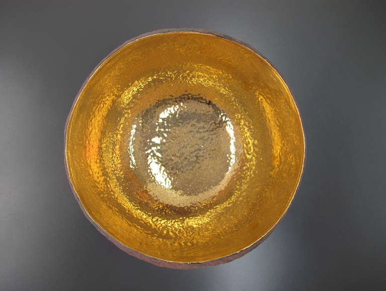 Ceramic Vessel with 22 Carat Gold by Cristina Salusti