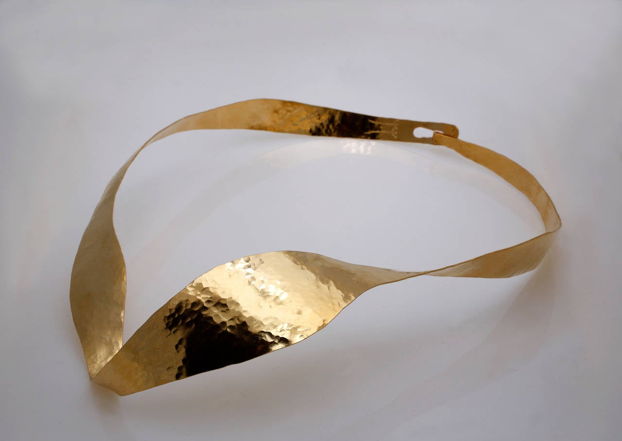 Gold Sculpture Necklace by Jacques Jarrige, 2014 In Excellent Condition For Sale In New York, NY