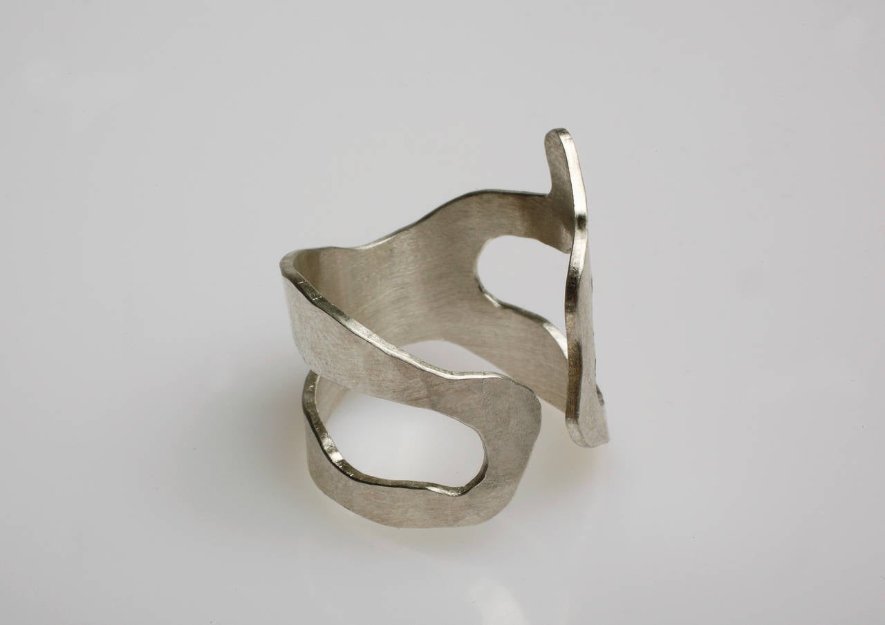 Silberner Skulpturenring aus Silber von Jacques Jarrige, 2014 im Zustand „Hervorragend“ im Angebot in New York, NY