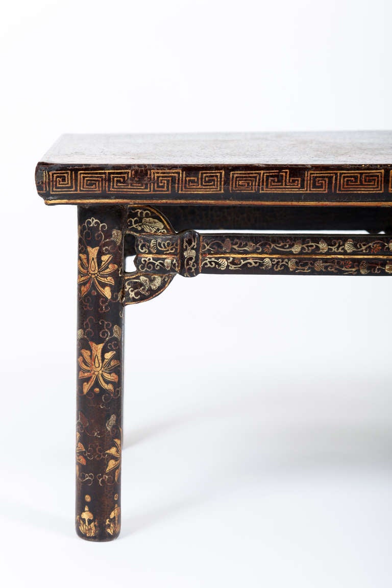 19th Century Fine Chinese Qing Dynasty Lacquered Coffee Table
