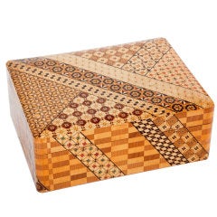 Fine Japanese Taisho Yosegi Parquetry Box