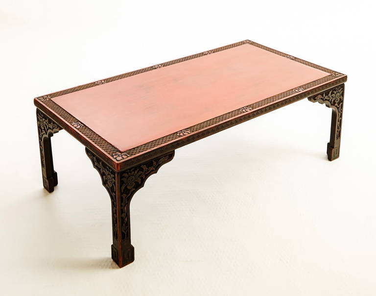 Chinese Art Deco Lacquered Low Table In Excellent Condition For Sale In New York, NY