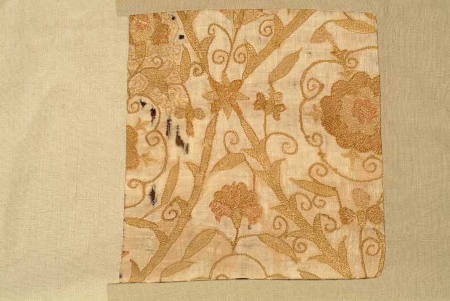 Monochromatic Suzani Quilt, 19th Century For Sale 1