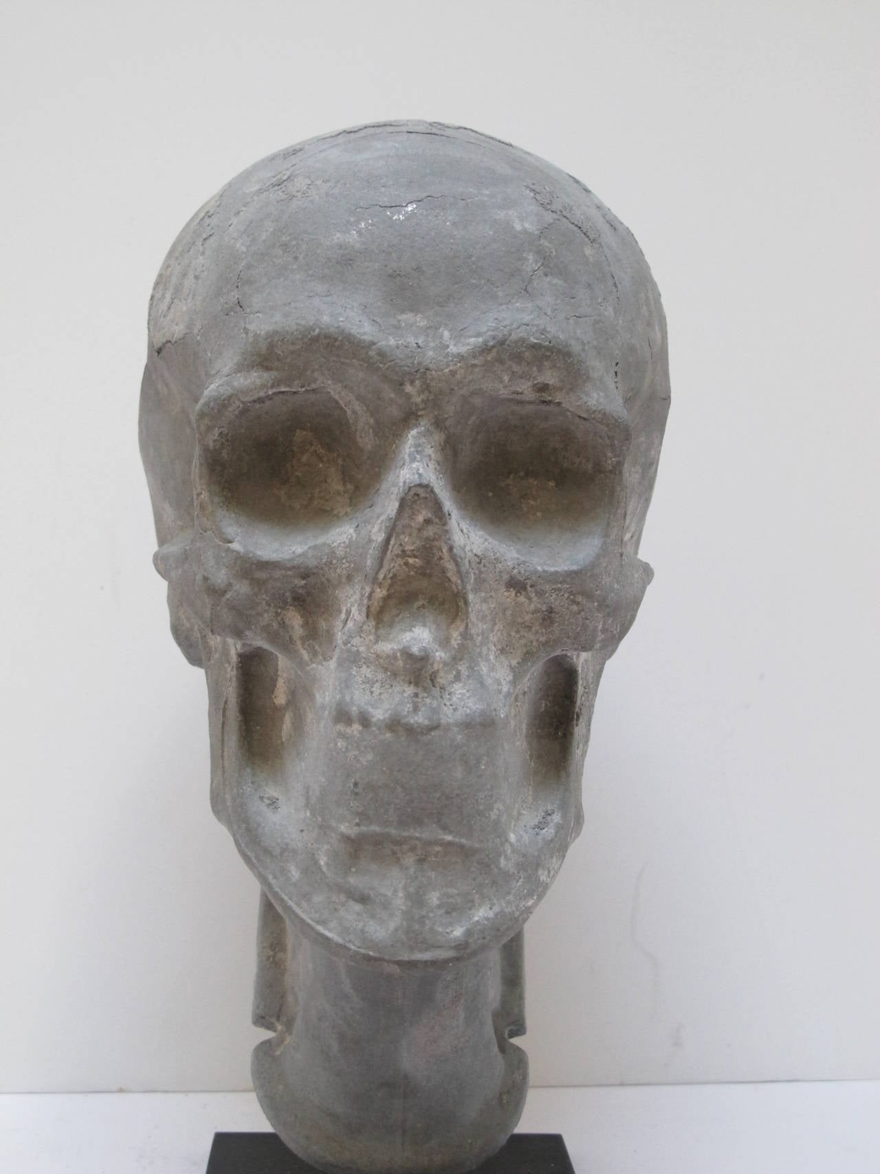 Other Metal Skull on Base