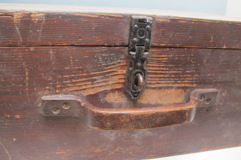 Painted Wood Tattoo Case In Good Condition In New York, NY