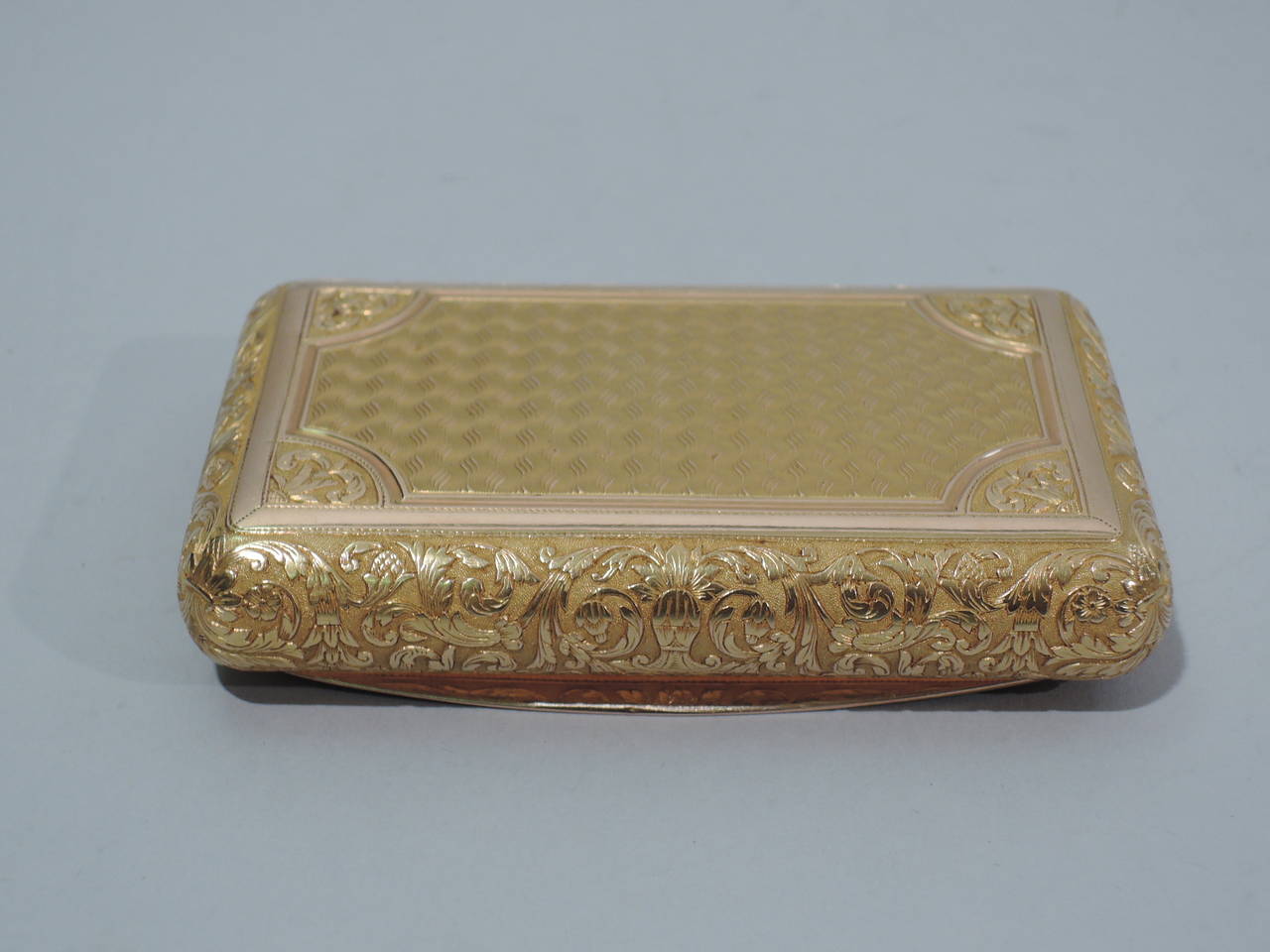 Antique European Gold Snuffbox with Superb Ornament 3