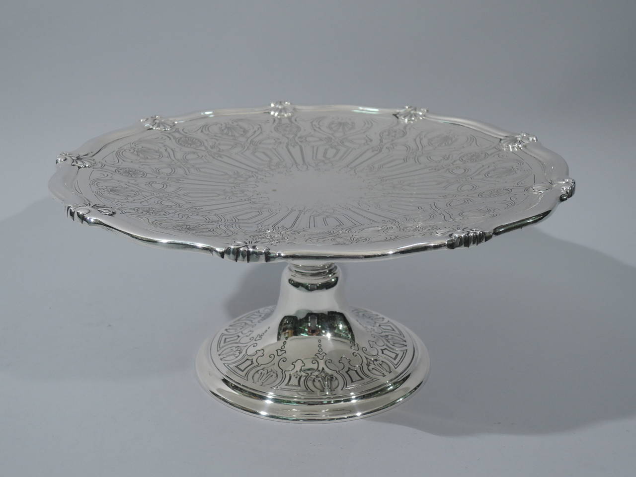 Pair of Antique Tiffany Edwardian Sterling Silver Compotes with Scallop Shells In Excellent Condition In New York, NY