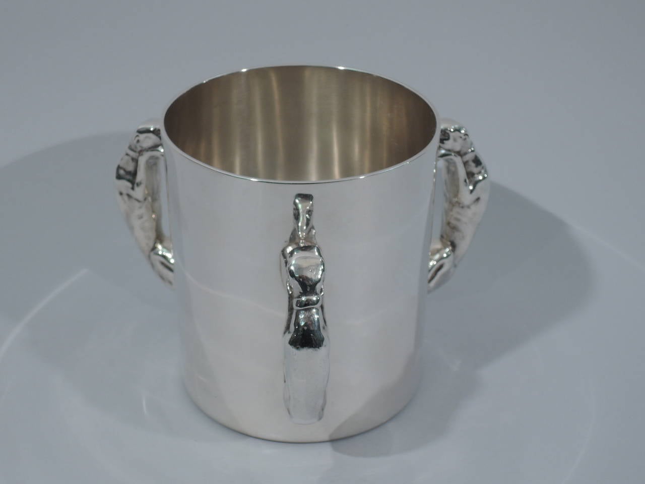 Great Dog Antique - Gorham Trophy Cup with Hound Handles  In Excellent Condition In New York, NY