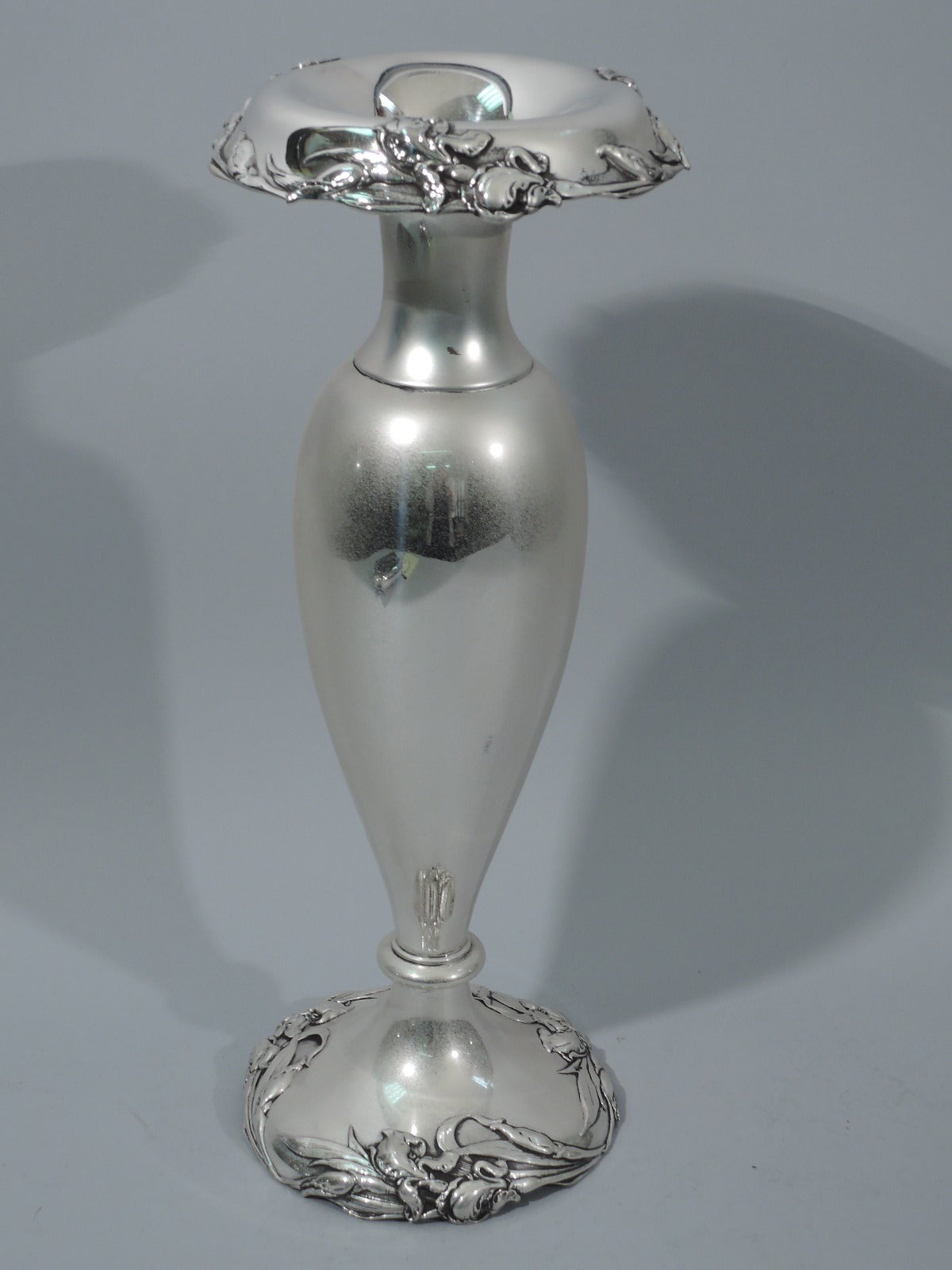 Art Nouveau Sterling Silver Vase by Reed & Barton In Excellent Condition In New York, NY