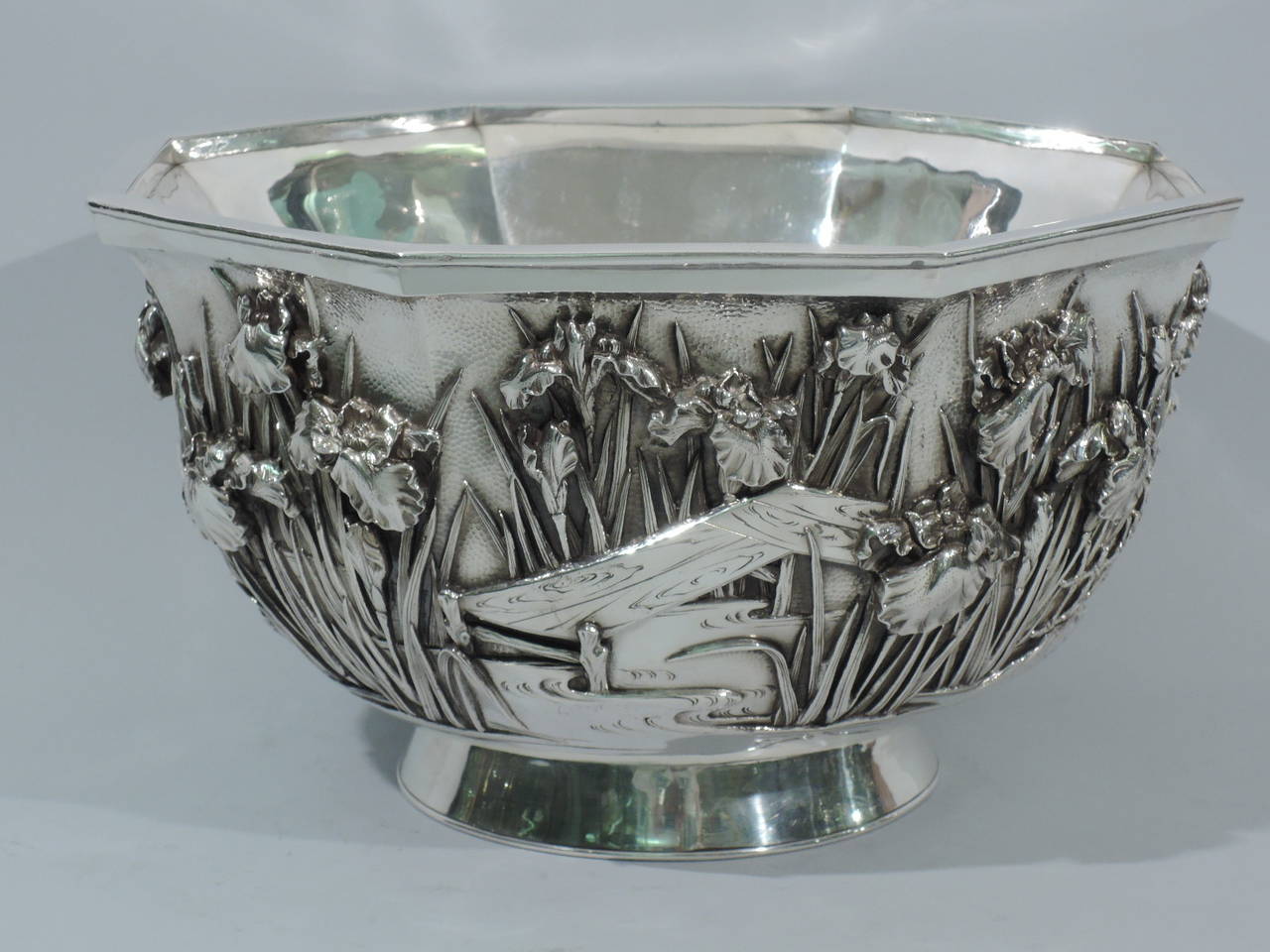 Large Japanese Centerpiece Bowl, Meiji Period, circa 1890 at 1stDibs