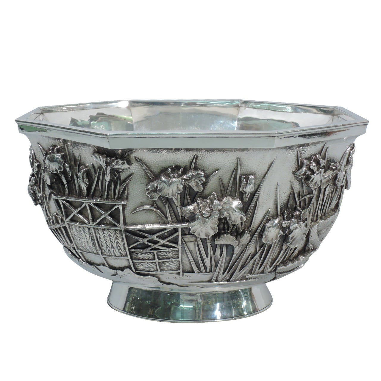 Large Japanese Centerpiece Bowl, Meiji Period, circa 1890 at 1stDibs