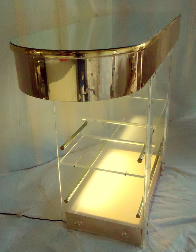 Lucite and Brass Bar Illuminated Base c.1980 In Excellent Condition In Camden, ME