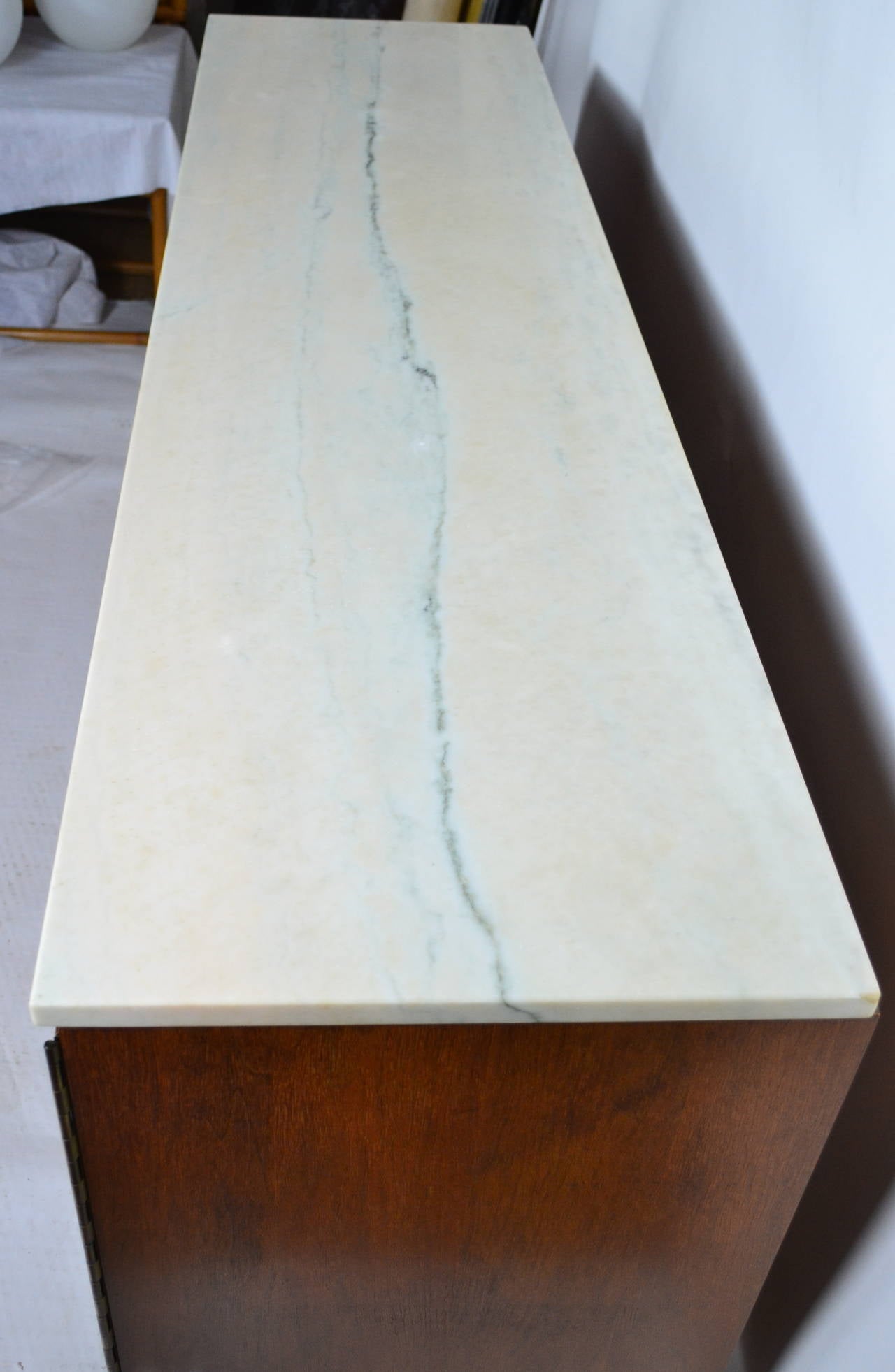 Mid-Century Modern Paul McCobb Eight-Drawer Dresser Marble Top for Calvin Furniture, 1950s For Sale