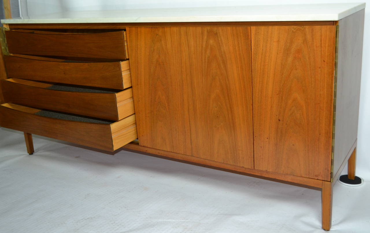 Mid-Century Modern Paul McCobb Eight-Drawer Dresser Marble Top for Calvin Furniture, 1950s For Sale
