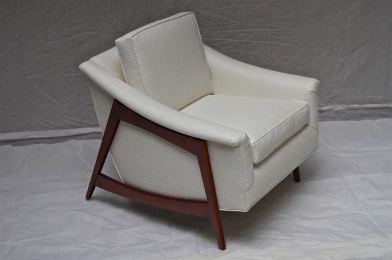 Vintage Walnut Lounge Chair upholstered in ultra cool faux emu hide.

The chair has been professionally reupholstered and is in excellent condition.

This item is located in Laguna Beacj, CA.

When purchased through 1stdibs there is a special