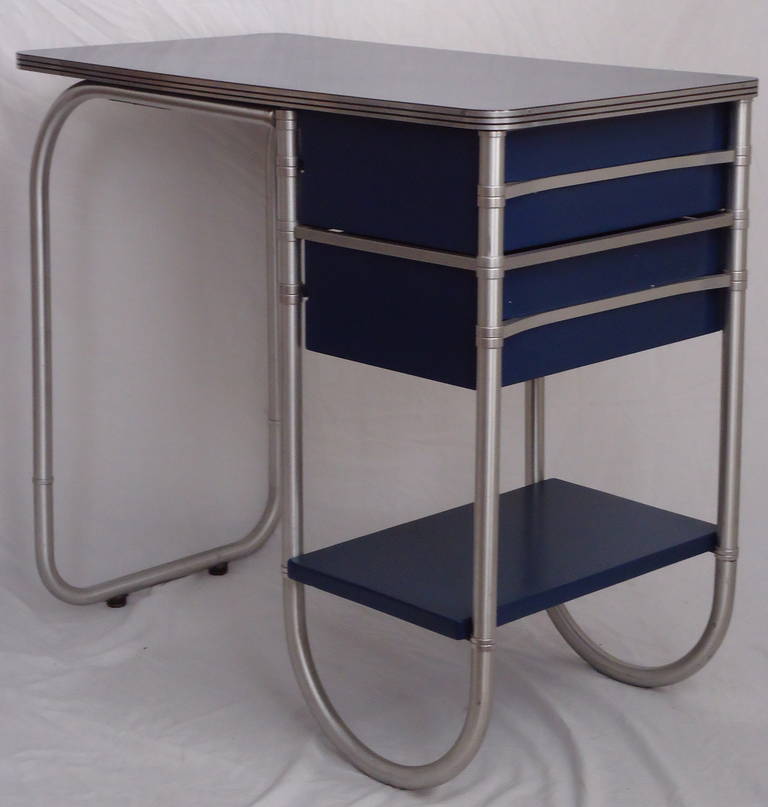 Warren McArthur Small Writing Desk Vanity c. 1938 In Excellent Condition In Camden, ME