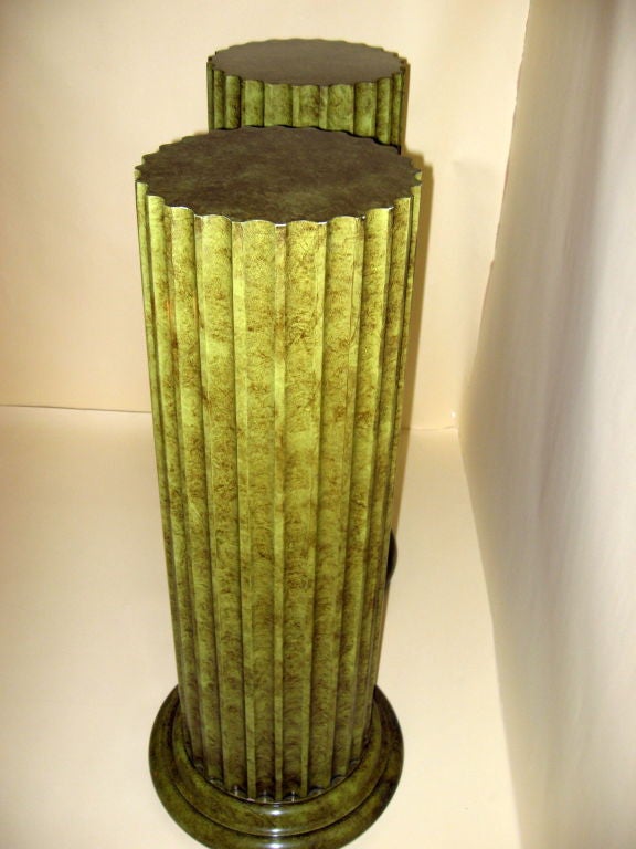 Pair of John Widdicomb Fluted Column Pedestals 1970's In Excellent Condition In Camden, ME