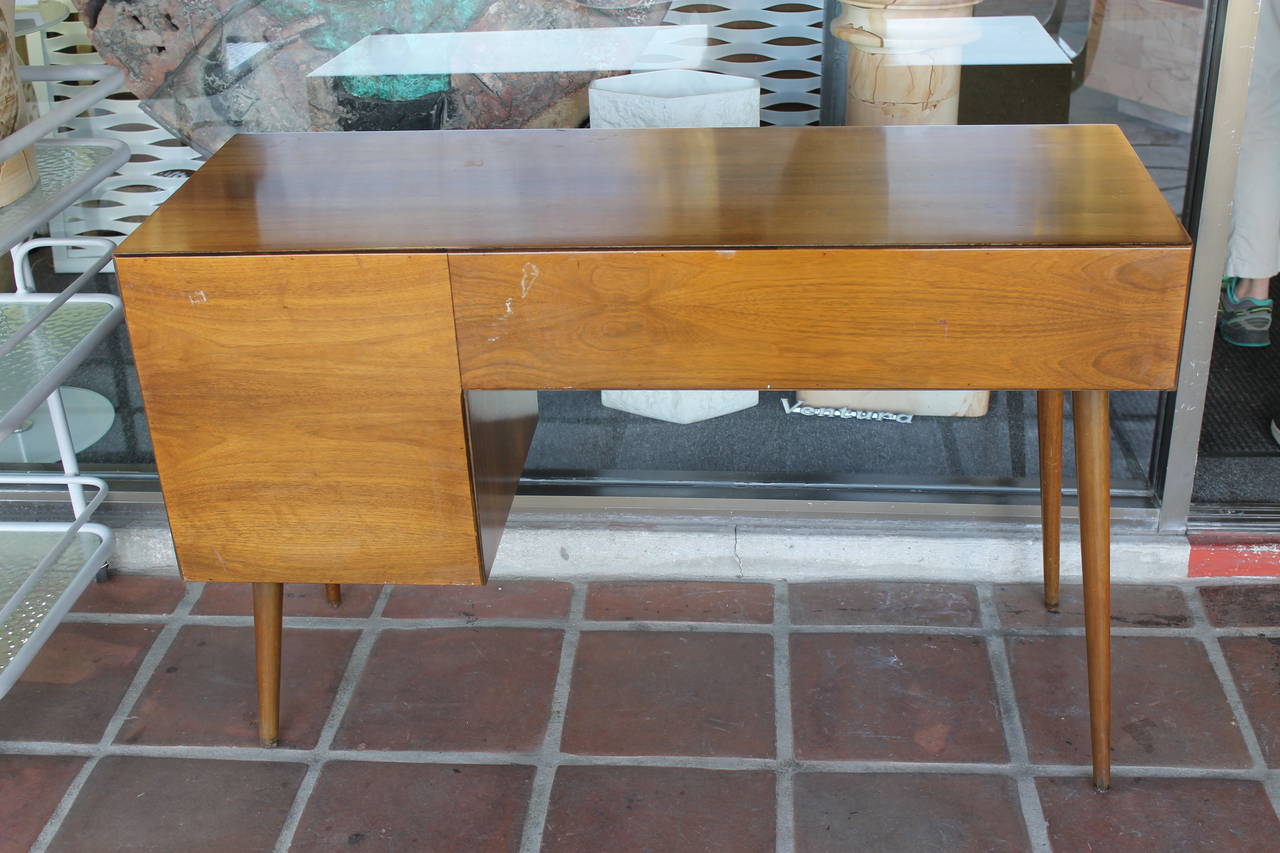 Mid-20th Century Stanley Young Desk for Glenn of California