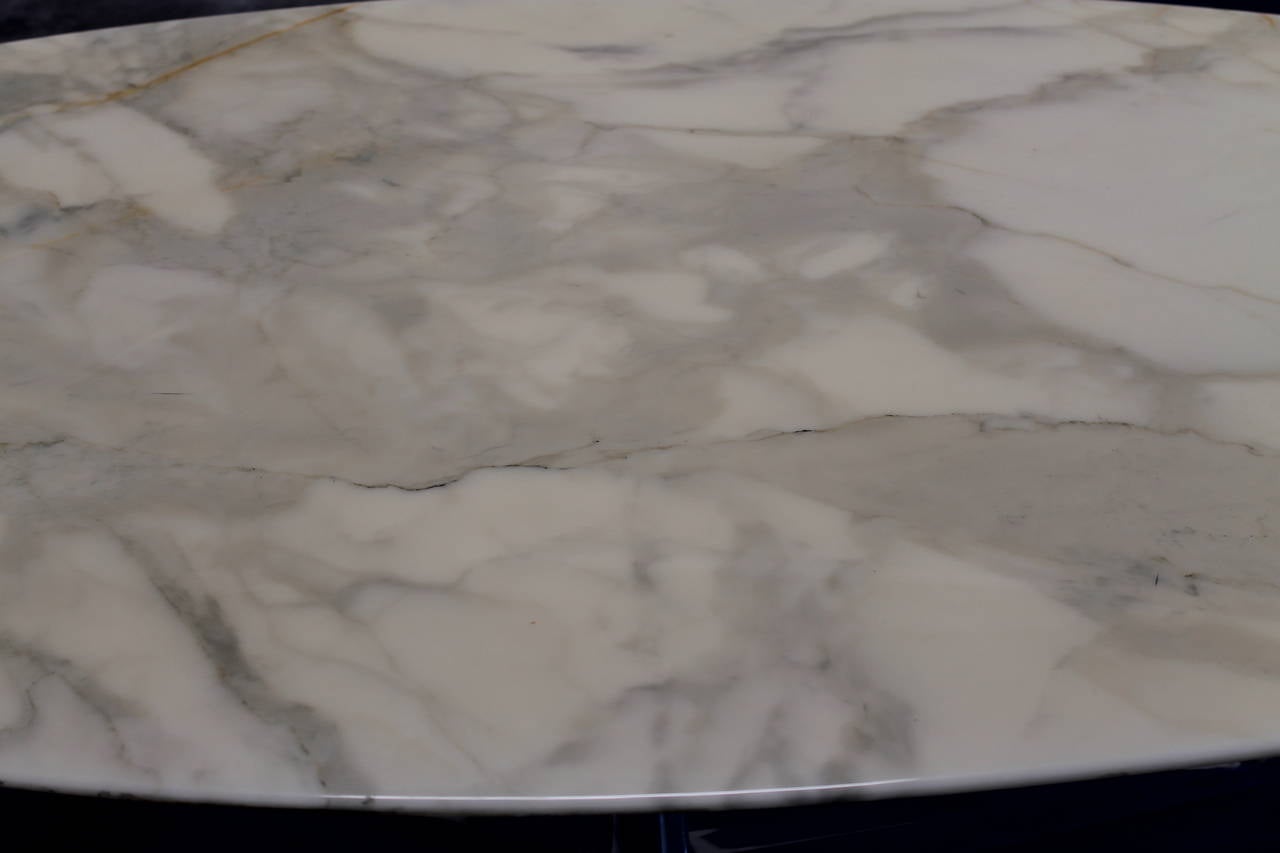 Marble-Top Oval Dining Table in the style of Florence Knoll