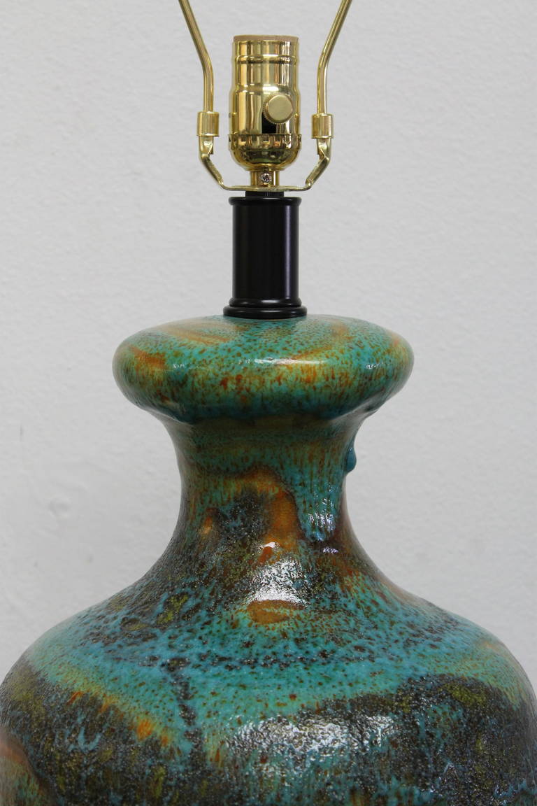 Dramatic Mid Century Lava Glaze Table Lamp In Excellent Condition In Palm Springs, CA