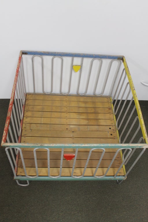 Gilbert Rohde Playpen Crib In Excellent Condition In Palm Springs, CA