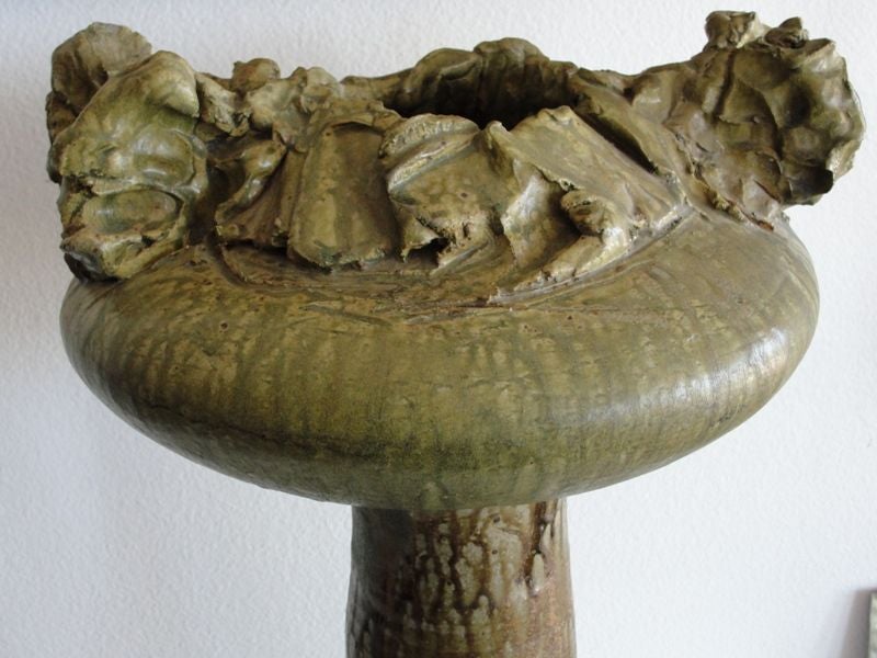 Mid-Century Modern Vase en céramique moulé à la main en vente