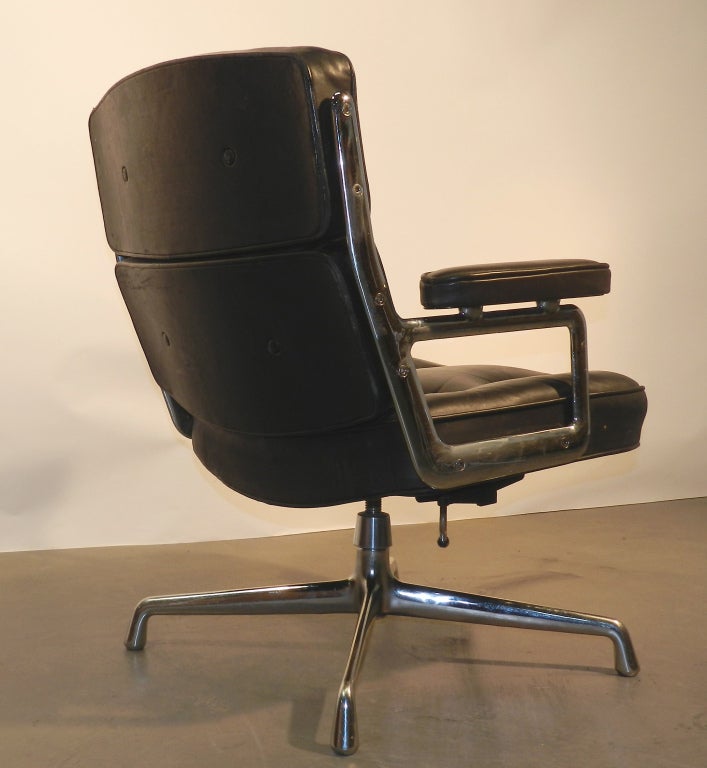 Lobby Chair ES 104 Eames For Sale 1