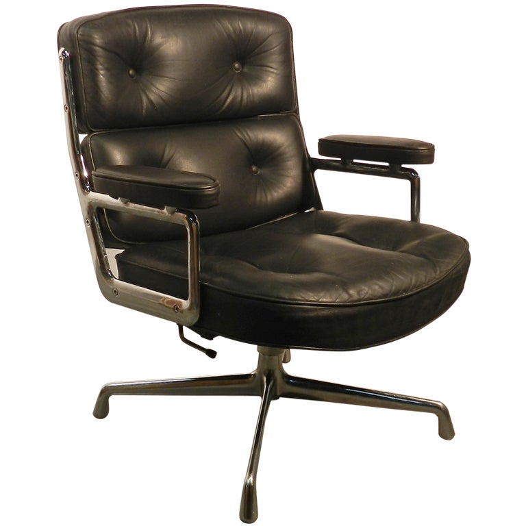 Lobby Chair ES 104 Eames For Sale