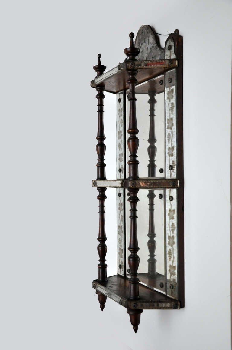Victorian Glass and Mahogany Hanging Wall Shelf, circa 1900 In Good Condition For Sale In St.amford, CT