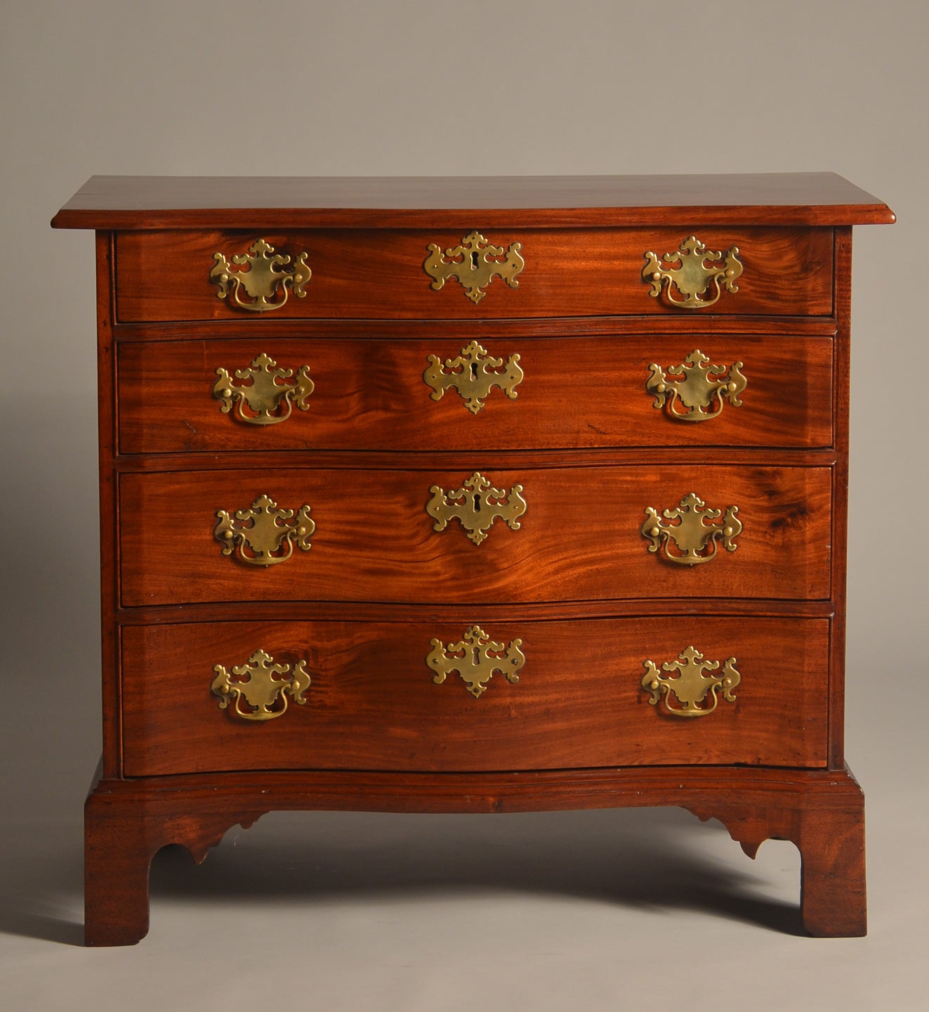 Boston Chippendale Mahogany Blocked Serpentine Chest For Sale