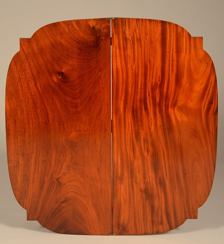 Salem Mahogany Card Table In Excellent Condition In Wells, ME