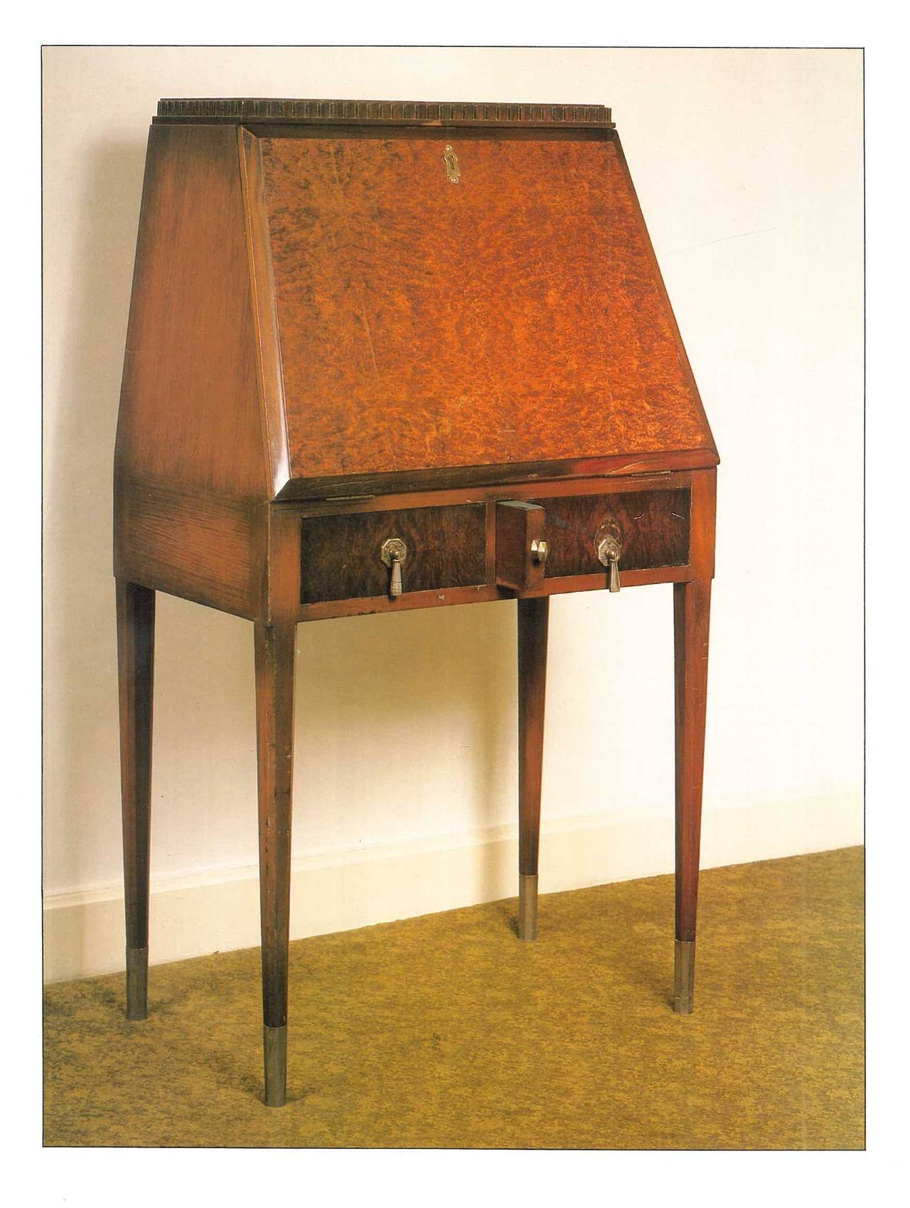 Papier L'art du meuble en Belgique Au XXe siècle Siecle de Horta à Nos Jours (Livre) en vente