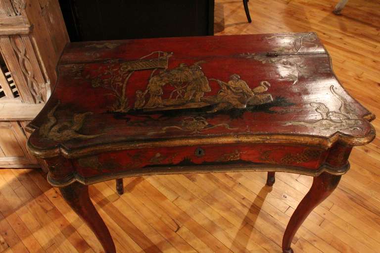 19th Century Italian Red Lacquered Dressing Table For Sale