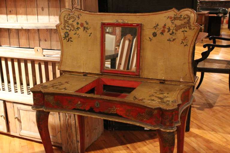 Italian Red Lacquered Dressing Table For Sale 3