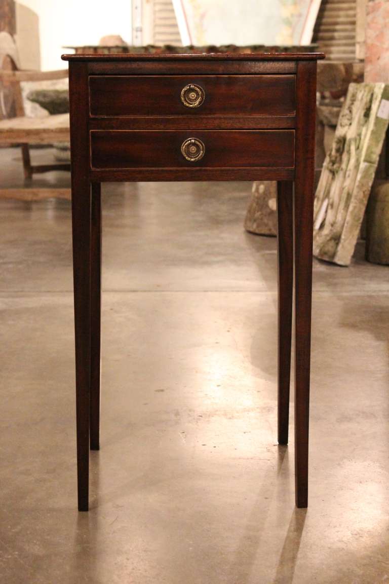 English Mahogany Side Table In Good Condition In High Point, NC