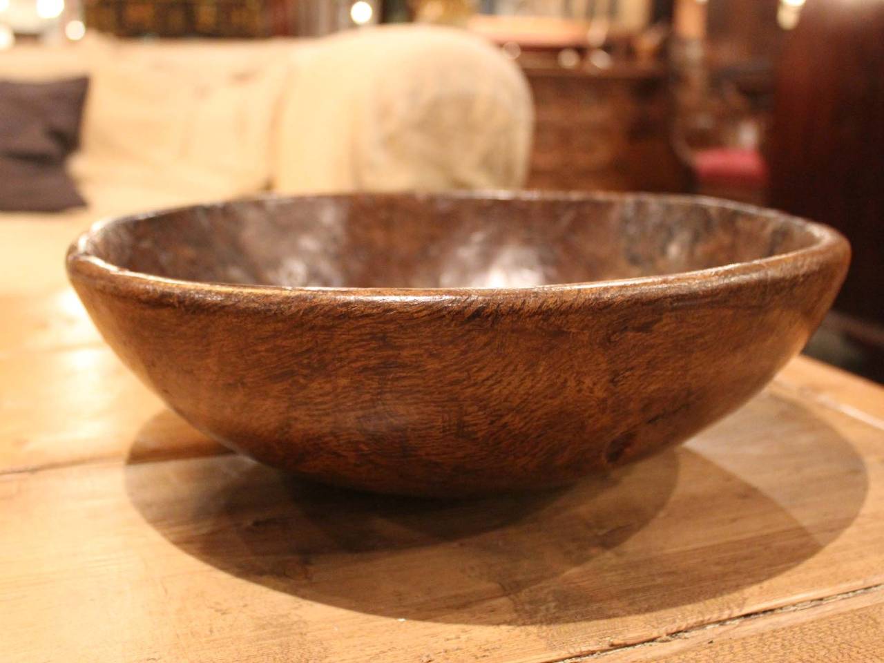 English Burl Bowl In Good Condition In High Point, NC