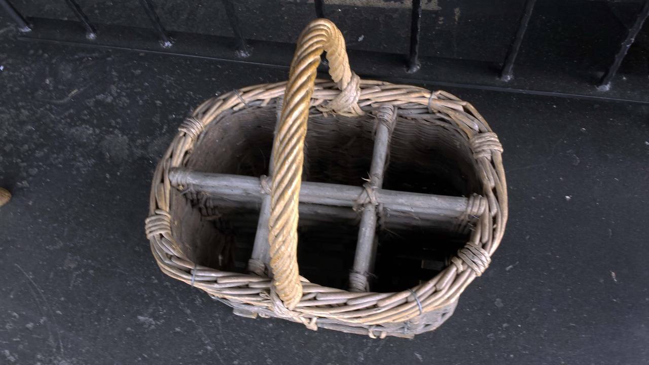 Wine basket with handle from Burgundy, France.