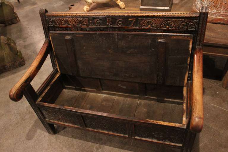 18th Century and Earlier English Oak Carved Settle For Sale