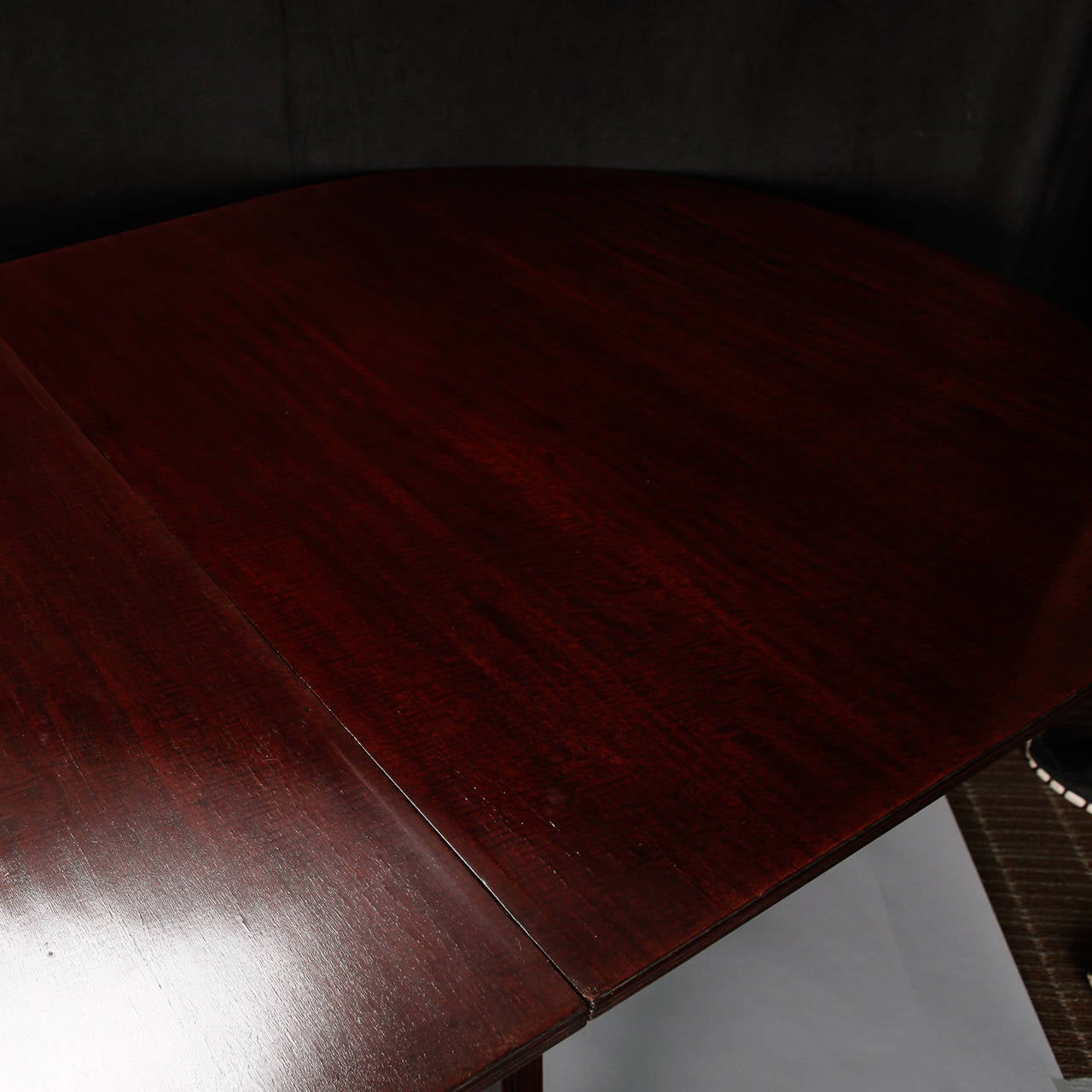 Early 20th Century English Antique Mahogany Triple Pedestal Dining Table