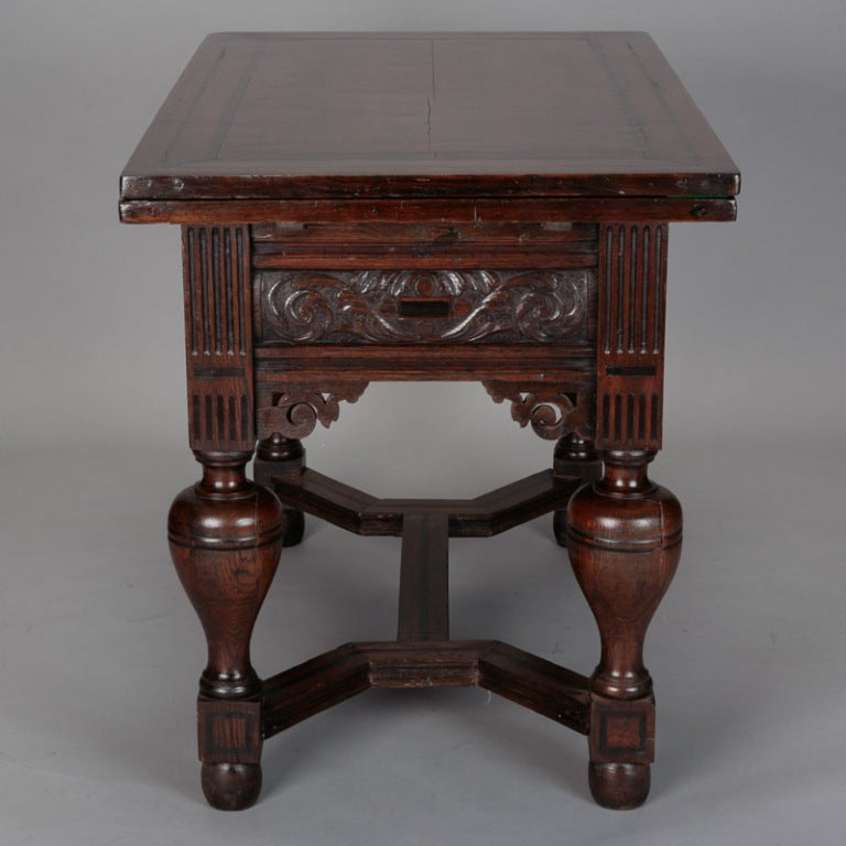 English Oak Draw Leaf Table With Ebony Inlay In Excellent Condition In Troy, MI