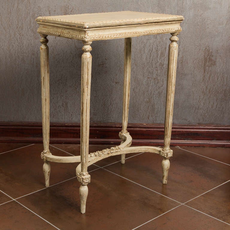 French Side Table with Antique White Painted Finish In Excellent Condition In Troy, MI