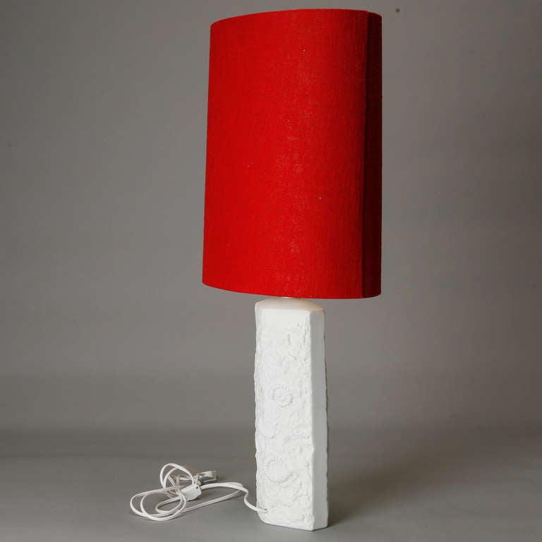 German Mid Century Bisque Porcelain Sculpted Shell Lamp with Red Shade