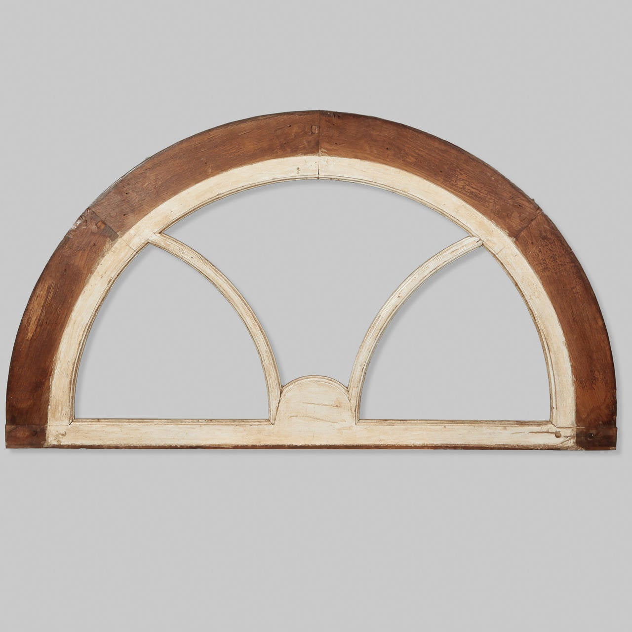 French White Painted Arched Window Frame In Good Condition In Troy, MI