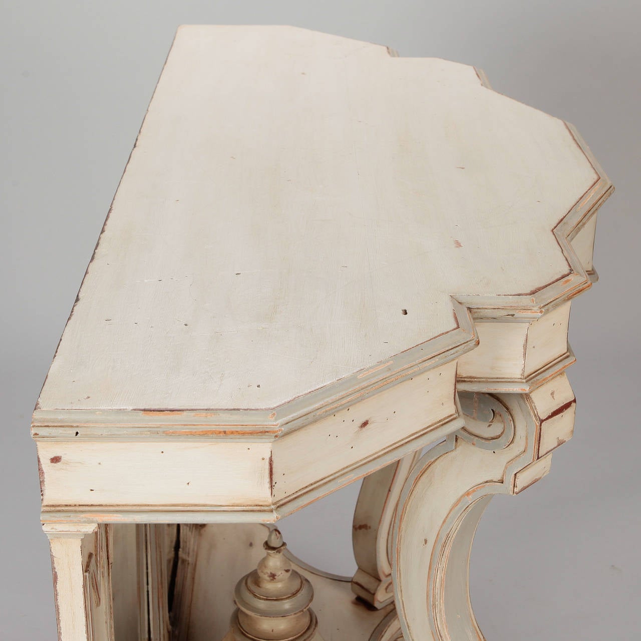 Early 20th Century Italian White Painted Console with Mirrored Back